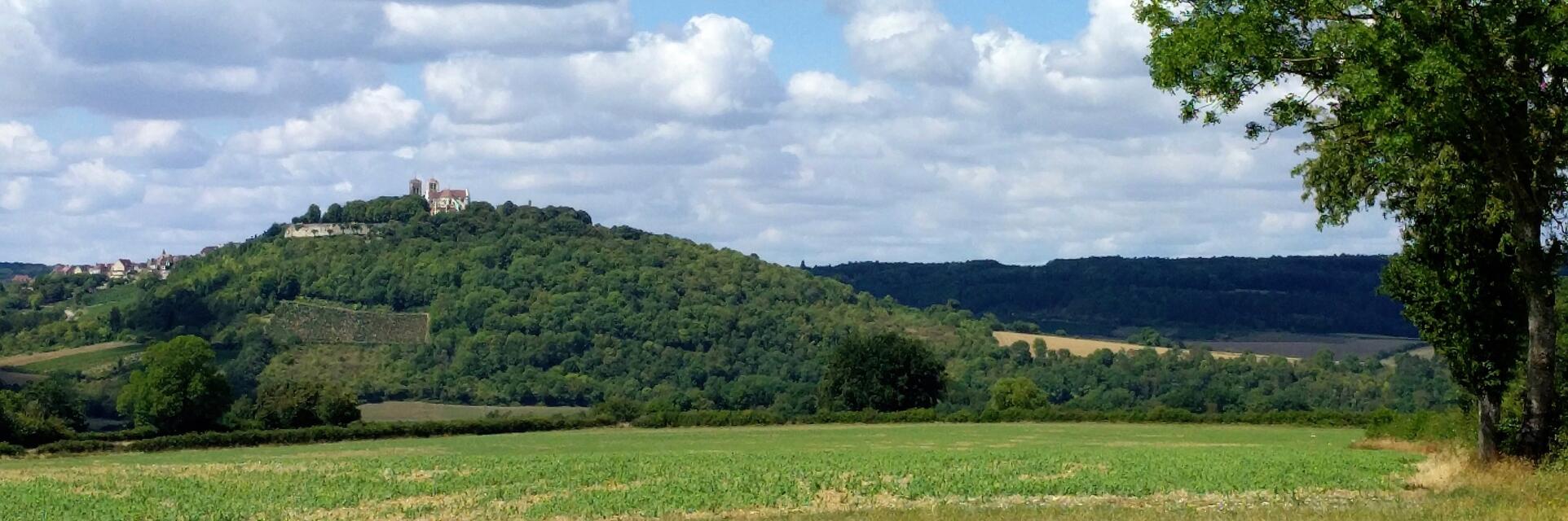 Vézelay vanuit het oosten